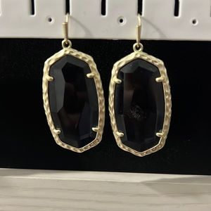 Kendra Scott light purple earrings